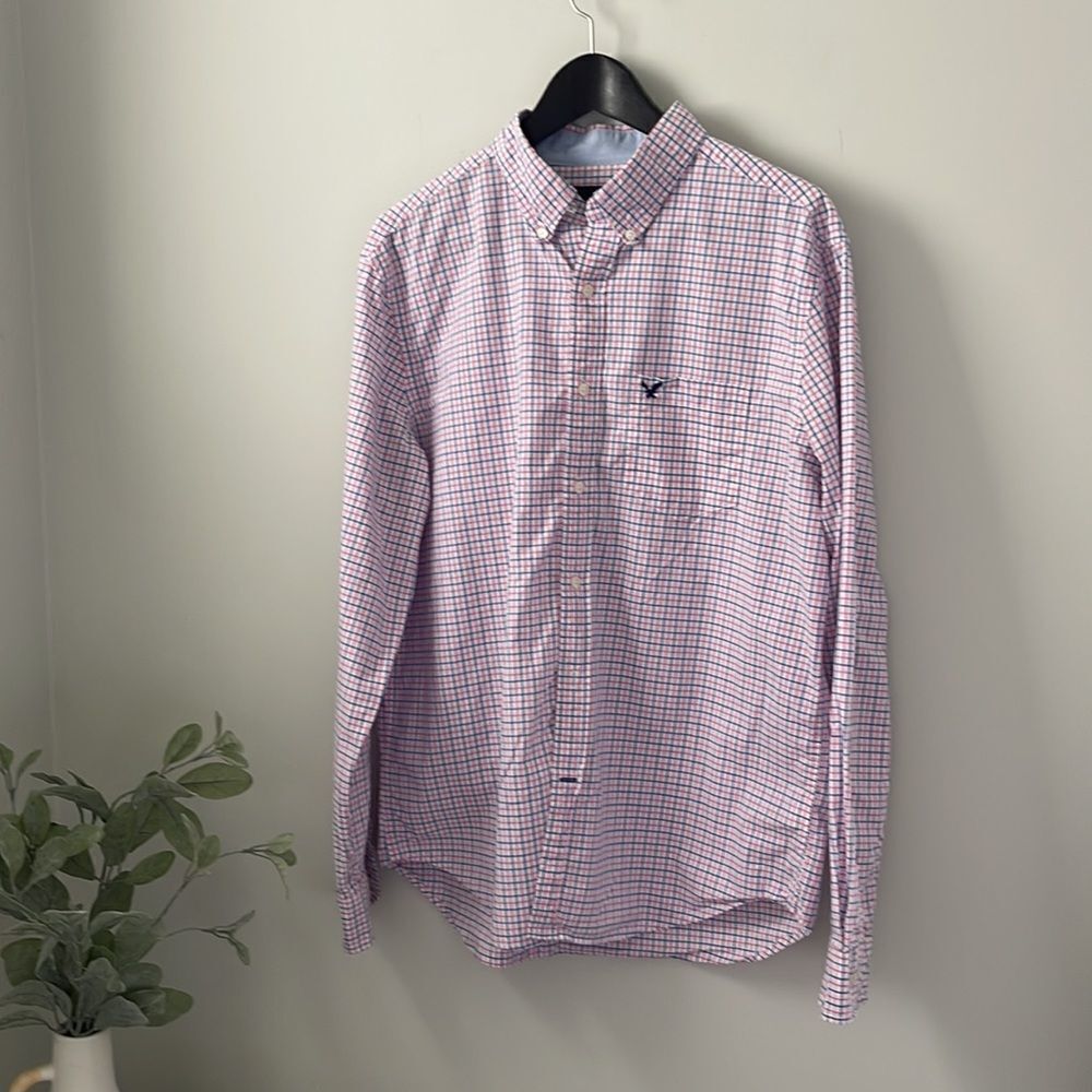 American Eagle Mens Button Down. Size Large. Blue/Pink Plaid Men’s
